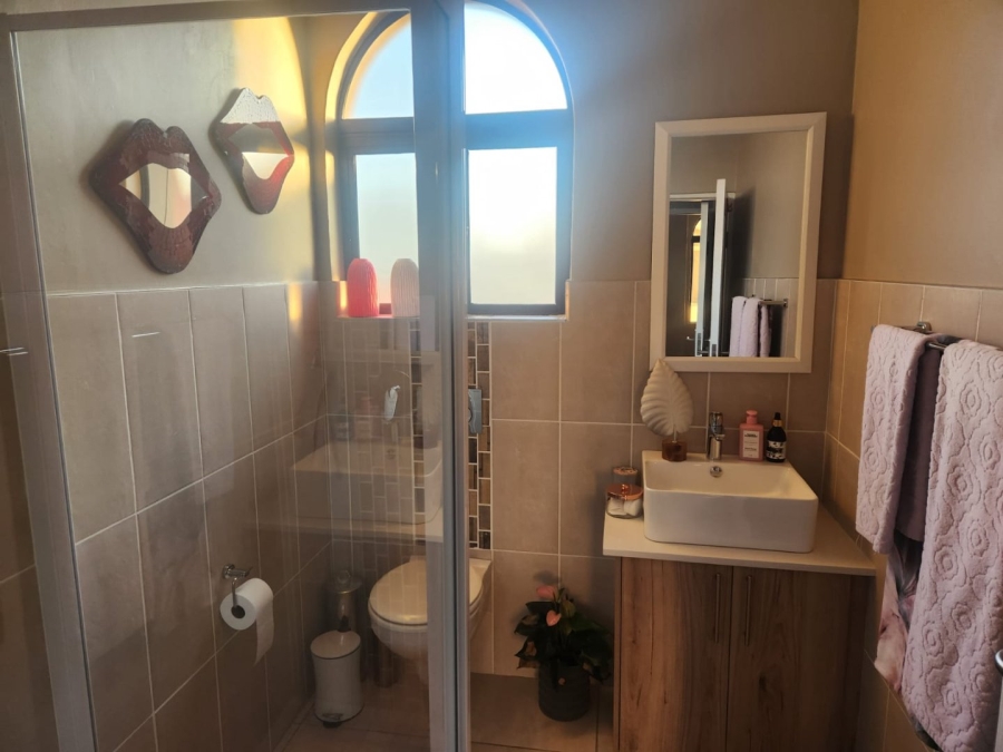 To Let 4 Bedroom Property for Rent in Ifafi North West